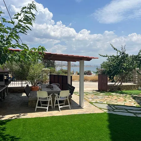 Apartment In Salamina With Garden & Sea View Selinia Exterior photo