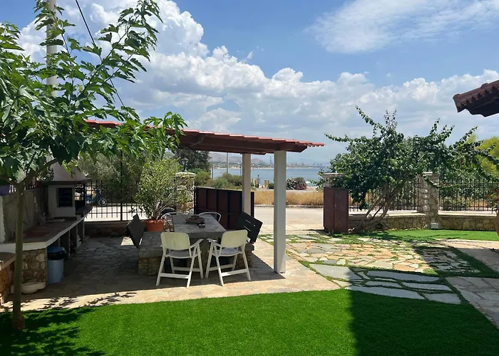 Apartment In Salamina With Garden & Sea View