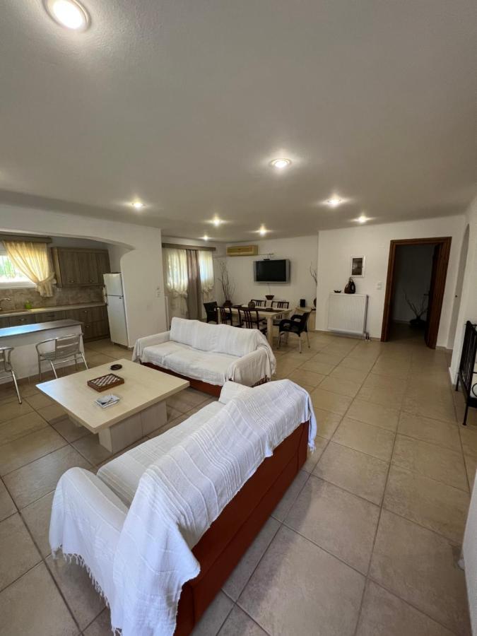 In Salamina With Garden & Sea View * Selinia