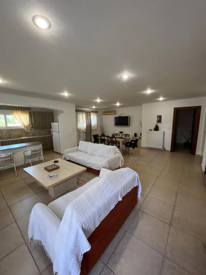 In Salamina With Garden & Sea View * Selinia