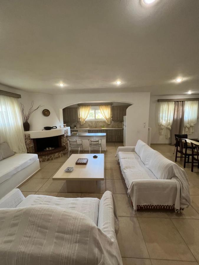 In Salamina With Garden & Sea View *
