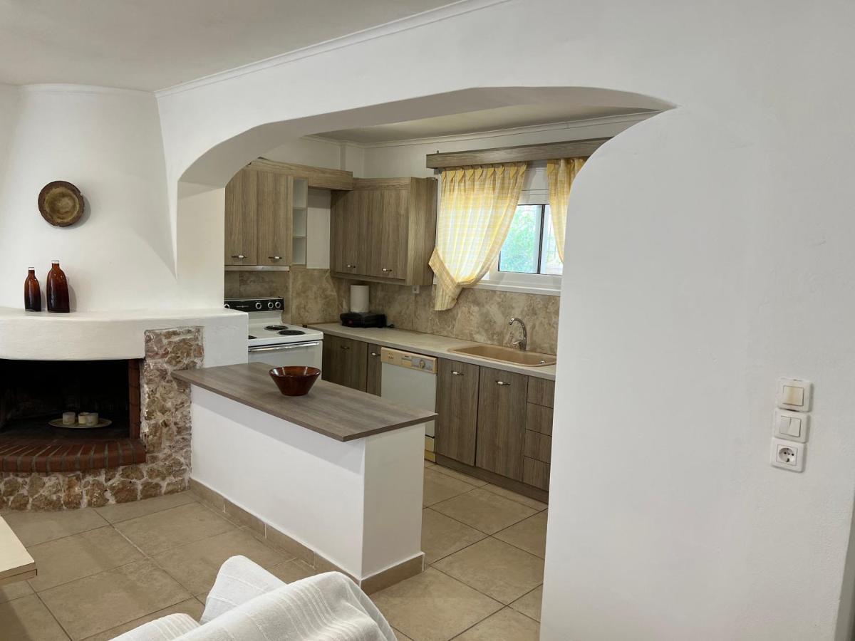 In Salamina With Garden & Sea View Apartment *