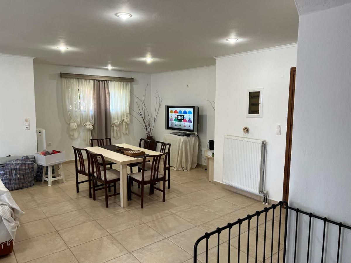 In Salamina With Garden & Sea View * Selinia