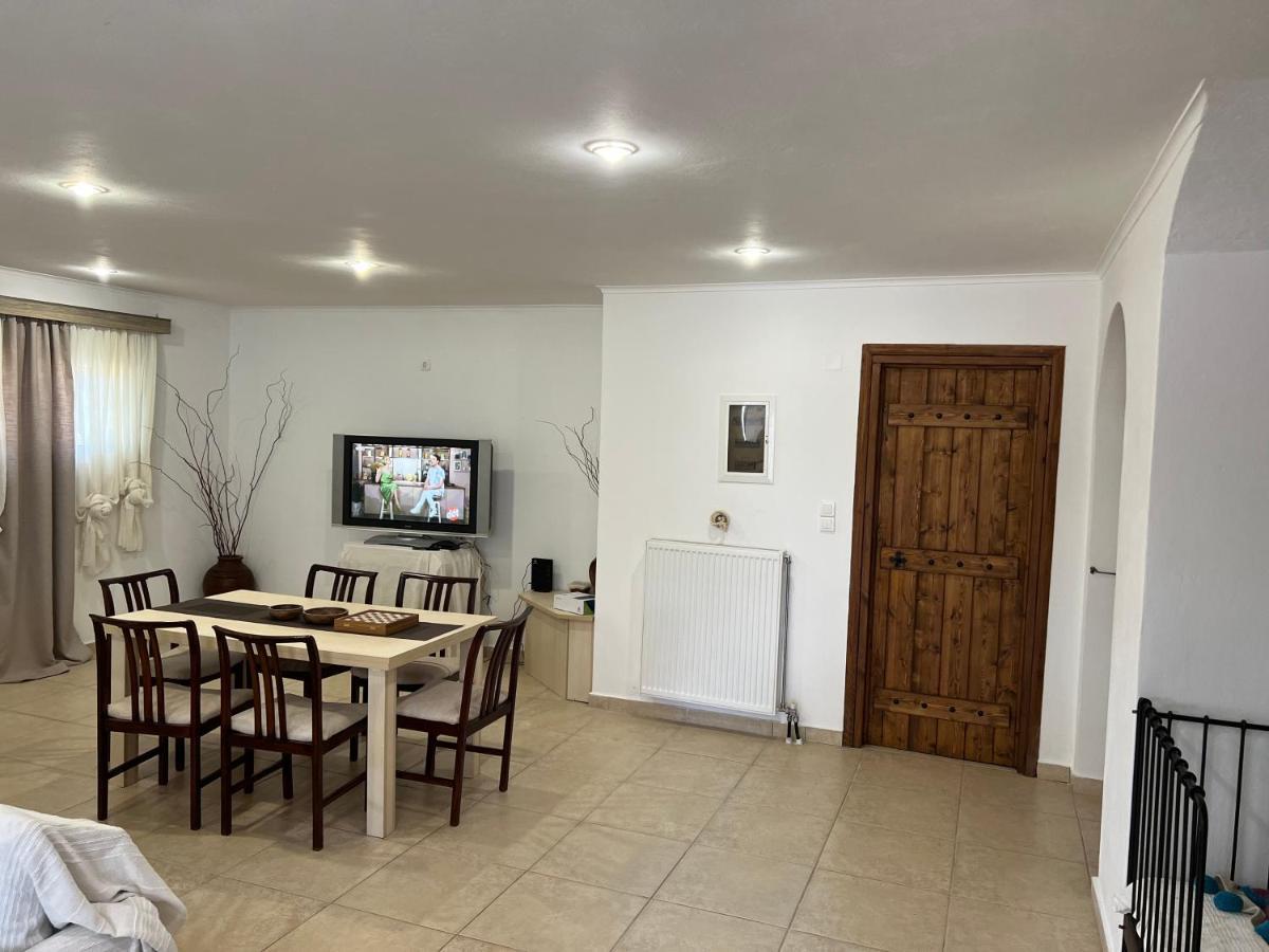 In Salamina With Garden & Sea View Apartment *
