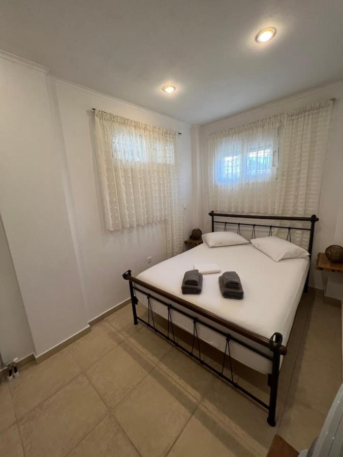 Apartment In Salamina With Garden & Sea View Selinia