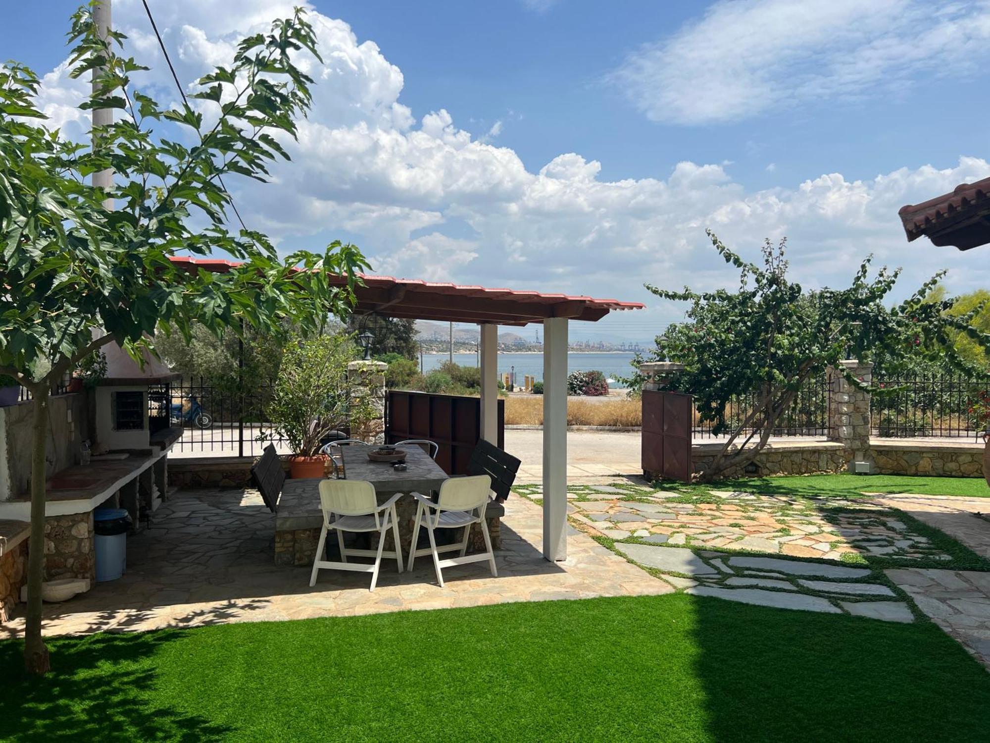 Apartment In Salamina With Garden & Sea View